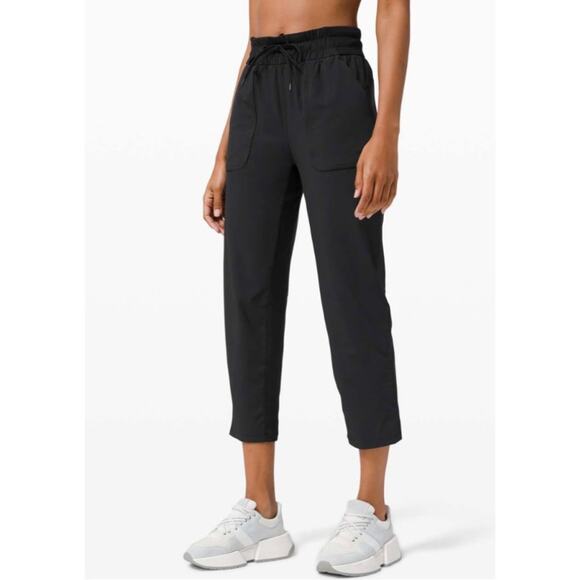 Lululemon Beyond the Studio Drawstring Crop Pants Black Size 6 Athleisure Travel - Picture 4 of 16